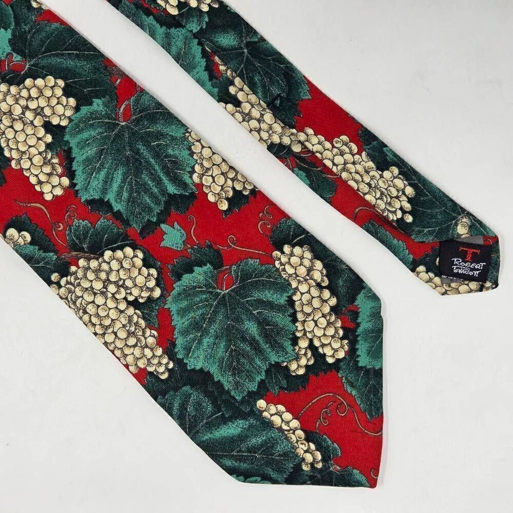 ROBERT TALBOTT CARMEL SILK TIE RED GREEN GRAPES FLORAL WINE 4" X 56"